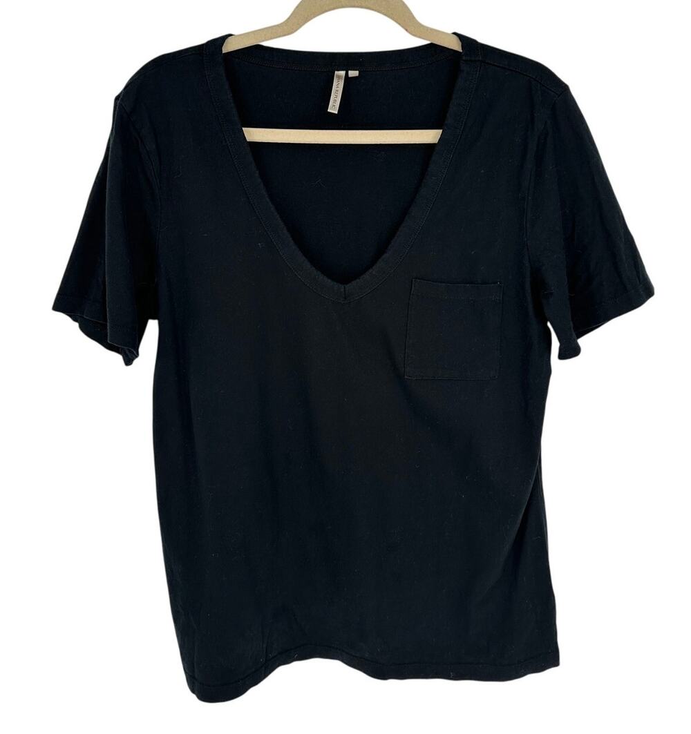 Banana Republic Top L Black V Neck Pocket Tee Short Sleeve Casual Breathable New